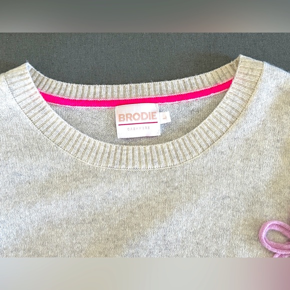 NEW without Tags - BRODIE 
Flower Pop Cashmere Crewneck Sweater - large - 2024 - Picture 11 of 13